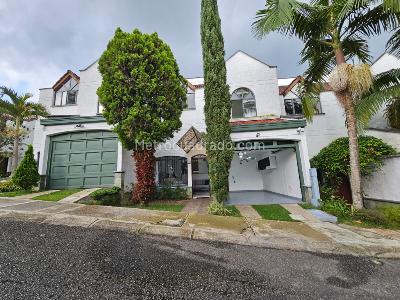 Casa de 3 alcobas en arriendo en El Poblado, Medellín, 246 m² · foto 16 de 20
