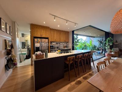 Apartamento de 3 alcobas en venta en El Poblado, Medellín, 181 m² · foto 2 de 20