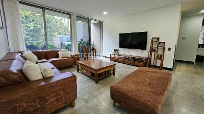 Apartamento de 3 alcobas en venta en El Tesoro, Medellín, 289 m² · foto 2 de 14