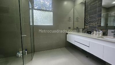 Apartamento de 3 alcobas en venta en El Tesoro, Medellín, 289 m² · foto 7 de 14