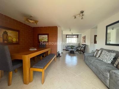 Apartamento en venta en Belen Loma De Los Bernal, Medellín · foto 2 de 12