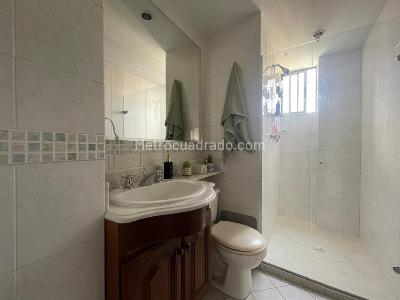 Apartamento en venta en Belen Loma De Los Bernal, Medellín · foto 6 de 12