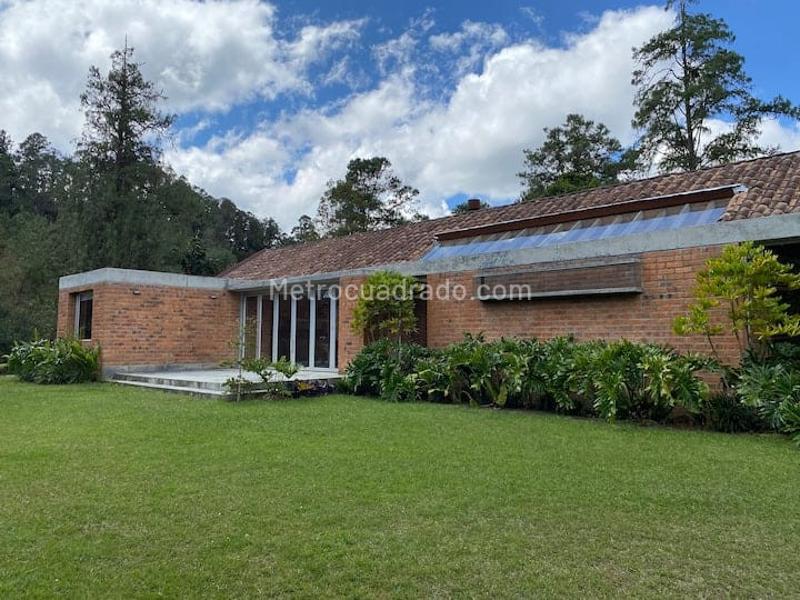 3BR House in Retiro (640 m²)