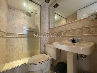 Apartamento de 3 alcobas en arriendo en Los Naranjos, Medellín, 106 m² · foto 10 de 10