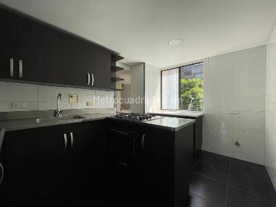 Apartamento de 3 alcobas en arriendo en Los Naranjos, Medellín, 106 m² · foto 7 de 10