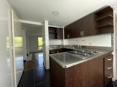 Apartamento de 3 alcobas en arriendo en Los Naranjos, Medellín, 106 m² · foto 8 de 10