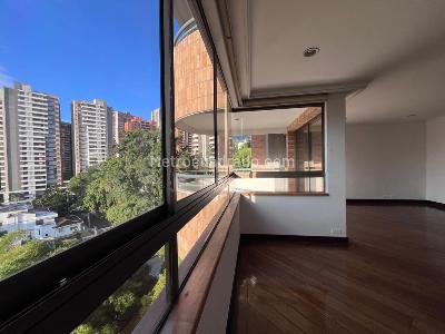 Apartamento en arriendo en El Poblado, Medellín · foto 2 de 20