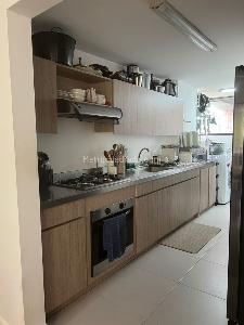 Apartamento de 2 alcobas en arriendo en El Poblado, Medellín, 118 m² · foto 4 de 8