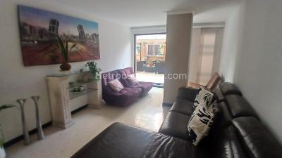 Apartamento de 3 alcobas en arriendo en Laureles, Medellín, 230 m² · foto 2 de 12