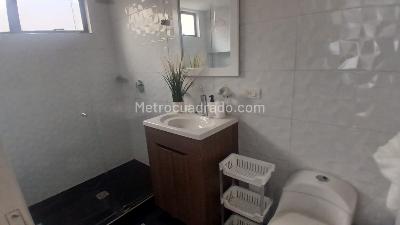 Apartamento de 3 alcobas en arriendo en Laureles, Medellín, 230 m² · foto 9 de 12