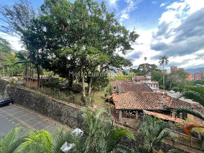 Apartamento en venta en El Poblado, Medellín · foto 2 de 9