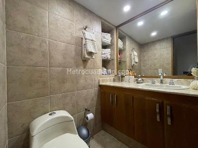 Apartamento en venta en El Poblado, Medellín · foto 6 de 9