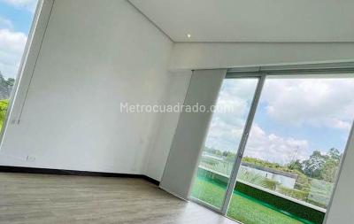 Casa de 5 alcobas en venta en Llanogrande, Rionegro, 1700 m² · foto 12 de 12