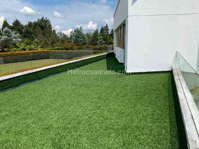 Casa de 5 alcobas en venta en Llanogrande, Rionegro, 1700 m² · foto 3 de 12