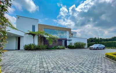 Casa de 5 alcobas en venta en Llanogrande, Rionegro, 1700 m² · foto 8 de 12