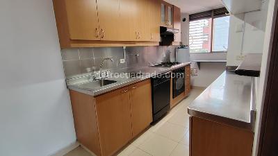 Apartamento de 3 alcobas en arriendo en El Poblado, Medellín, 105 m² · foto 2 de 9