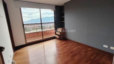 Apartamento de 3 alcobas en arriendo en El Poblado, Medellín, 105 m² · foto 5 de 9