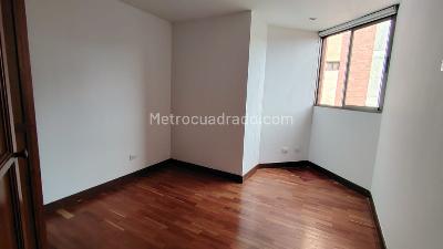 Apartamento de 3 alcobas en arriendo en El Poblado, Medellín, 105 m² · foto 6 de 9