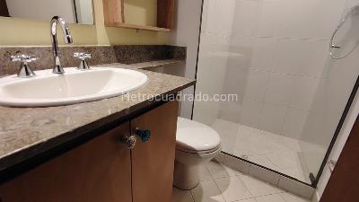 Apartamento de 3 alcobas en arriendo en El Poblado, Medellín, 105 m² · foto 8 de 9