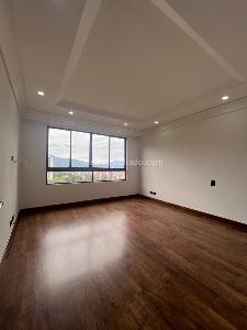 Apartamento de 4 alcobas en arriendo en Los Naranjos, Medellín, 400 m² · foto 11 de 20