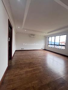 Apartamento de 4 alcobas en arriendo en Los Naranjos, Medellín, 400 m² · foto 16 de 20