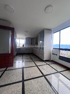 Apartamento de 4 alcobas en arriendo en Los Naranjos, Medellín, 400 m² · foto 17 de 20