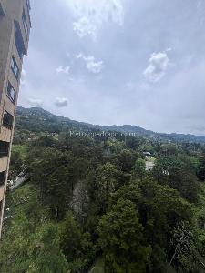 Apartamento de 4 alcobas en arriendo en Los Naranjos, Medellín, 400 m² · foto 18 de 20