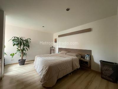 Apartamento en venta en Loma Del Escobero, Envigado · foto 10 de 13