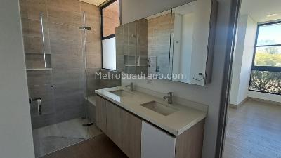 Apartamento de 2 alcobas en arriendo en Llanogrande, Rionegro, 190 m² · foto 18 de 20