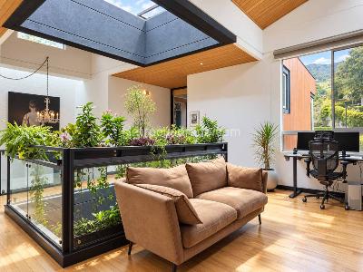 Casa de 3 alcobas en venta en Loma Del Chocho, Envigado, 310 m² · foto 2 de 20