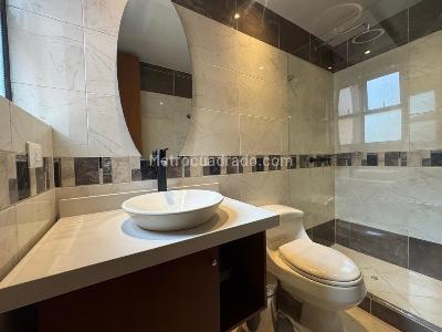 Apartamento de 3 alcobas en arriendo en El Poblado, Medellín, 114 m² · foto 12 de 18