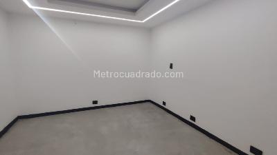 Casa de 5 alcobas en arriendo en Lalinde, Medellín, 300 m² · foto 2 de 16
