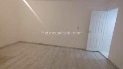 Casa de 5 alcobas en arriendo en Lalinde, Medellín, 300 m² · foto 5 de 16