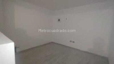 Casa de 5 alcobas en arriendo en Lalinde, Medellín, 300 m² · foto 8 de 16