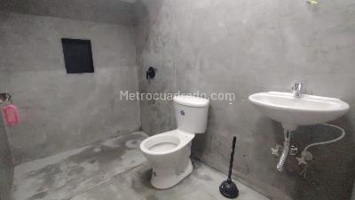 Casa de 5 alcobas en arriendo en Lalinde, Medellín, 300 m² · foto 13 de 16