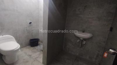 Casa de 5 alcobas en arriendo en Lalinde, Medellín, 300 m² · foto 16 de 16