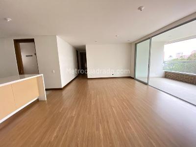 Apartamento de 2 alcobas en arriendo en El Poblado, Medellín, 114 m² · foto 4 de 14