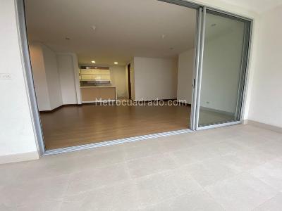 Apartamento de 2 alcobas en arriendo en El Poblado, Medellín, 114 m² · foto 6 de 14