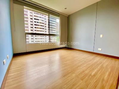 Apartamento de 2 alcobas en arriendo en El Poblado, Medellín, 114 m² · foto 9 de 14