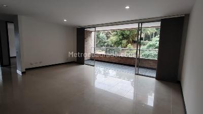 Apartamento de 3 alcobas en arriendo en Las Santas, Medellín, 126 m² · foto 2 de 10