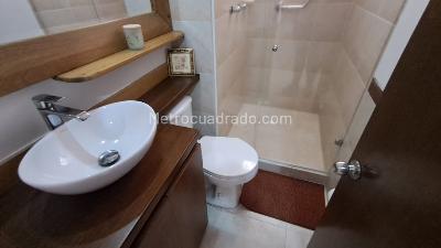Apartamento de 3 alcobas en arriendo en El Poblado, Medellín, 115 m² · foto 8 de 17