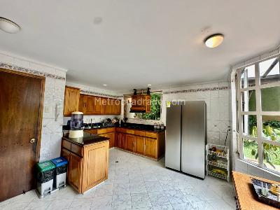 Casa en arriendo en El Poblado, Medellín · foto 6 de 20