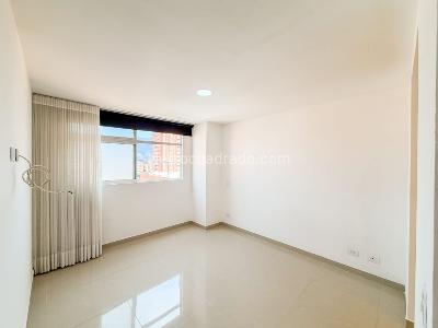 Apartamento de 3 alcobas en arriendo en Laureles, Medellín, 102 m² · foto 3 de 13