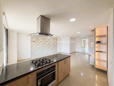 Apartamento de 3 alcobas en arriendo en Laureles, Medellín, 102 m² · foto 11 de 13