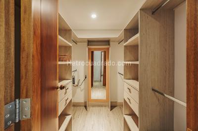 Apartamento de 1 alcoba en arriendo en El Poblado, Medellín, 77 m² · foto 5 de 15