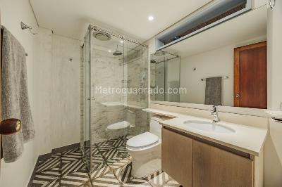 Apartamento de 1 alcoba en arriendo en El Poblado, Medellín, 77 m² · foto 10 de 15