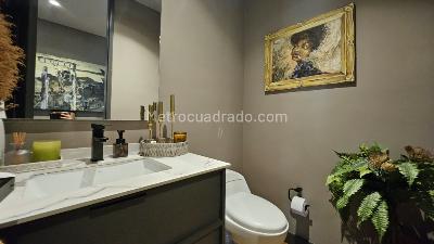 Apartamento de 2 alcobas en venta en Castropol, Medellín, 275 m² · foto 13 de 19