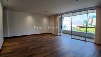 Apartamento de 3 alcobas en arriendo en Milla De Oro, Medellín, 120 m² · foto 3 de 19