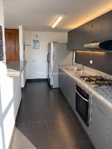 Apartamento de 1 alcoba en venta en Los Naranjos, Medellín, 75 m² · foto 4 de 10