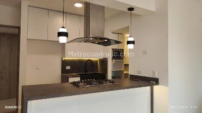 Apartamento de 3 alcobas en arriendo en Ciudad Del Rio, Medellín, 80 m² · foto 2 de 18